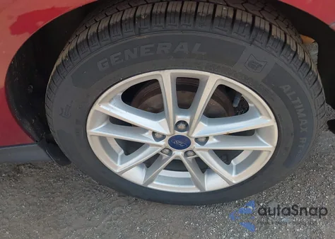 2016 Ford Focus Se z USA, uszkodzony, nr VIN 1FADP3F22GL370999